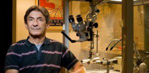 Prof. Matti Mintz in his Tel Aviv University lab.